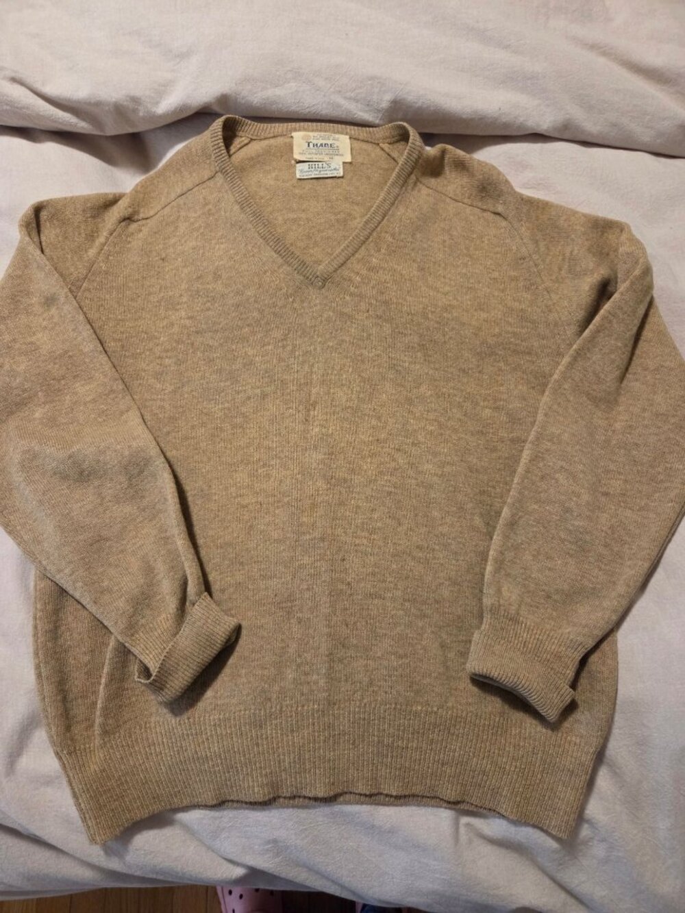 VTG Lambswool V-Neck Sweater Pullover Tan M USA Made Natural Fiber Flaw - Picture 7 of 8